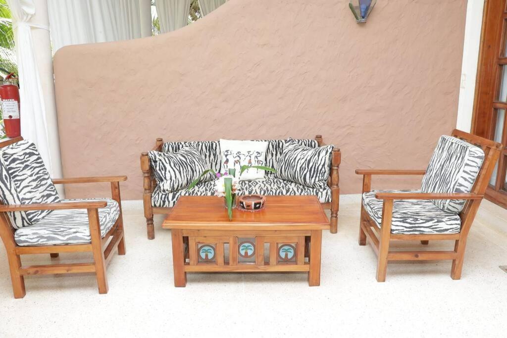 Tembo Beach Cottage Malindi Exterior foto